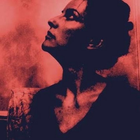 Meet your Posher, Jennifer - Picture 1 of 1